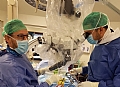 لأول مرة في هيلل يافه: عملية جراحية بنهج فريد من نوعه لإصلاح الانزلاق الغضروفي العنقي